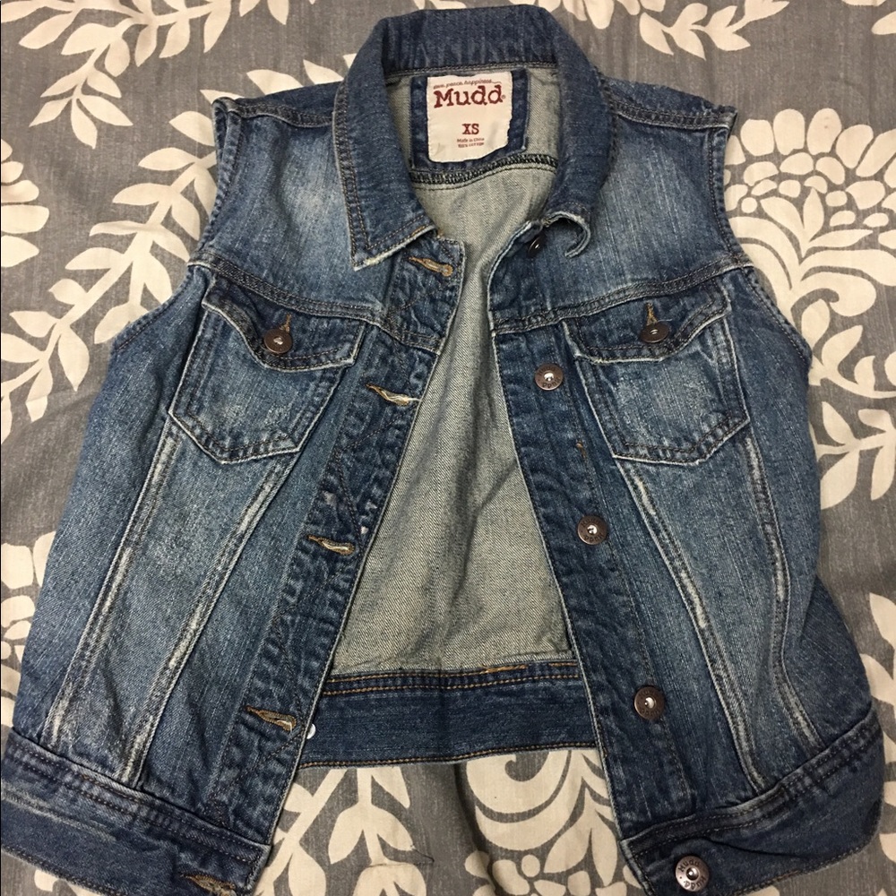 Sleeveless denim vest