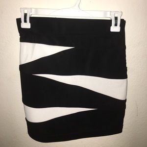 Black & white pencil skirt