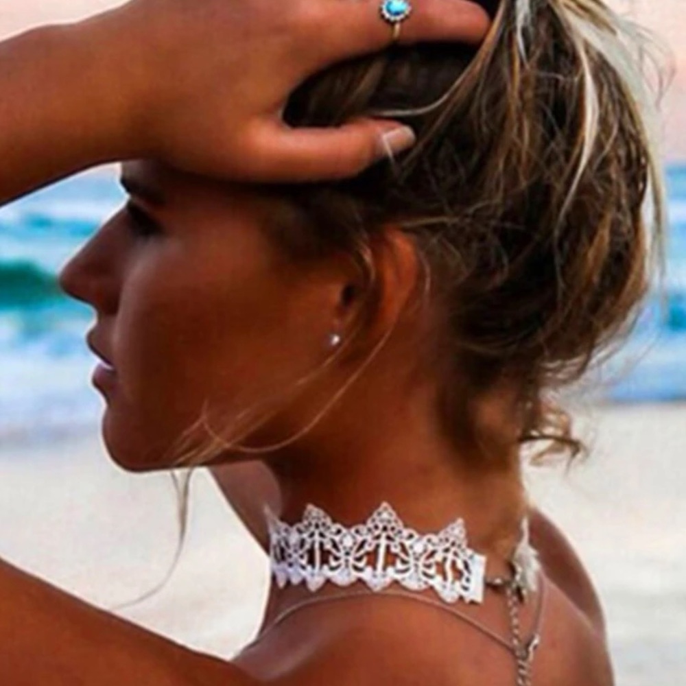 White lace choker necklace