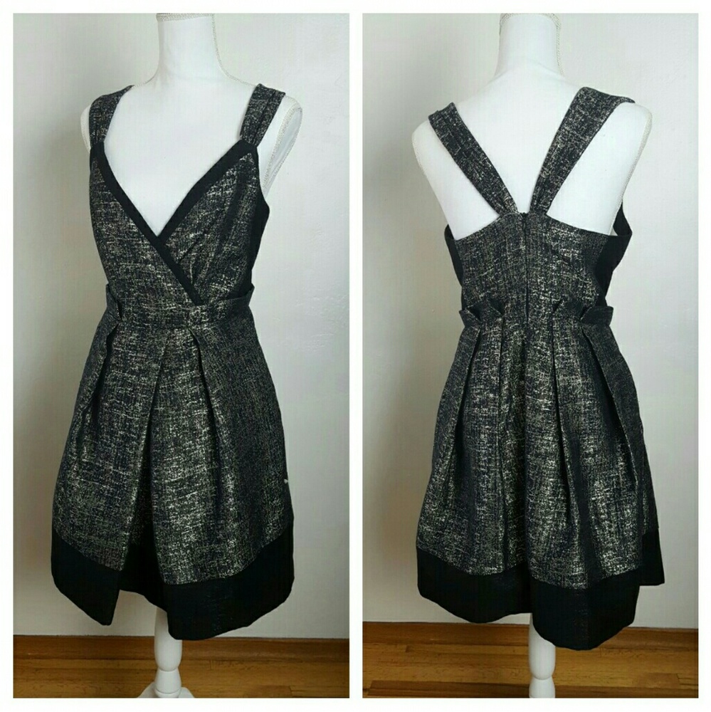 🎉CLEARANCE🎉McGinn black & gold midi party dress