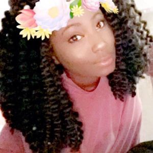 Meet your Posher, Desiree