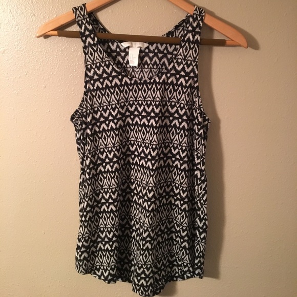 H&M Tops - Aztec print tank