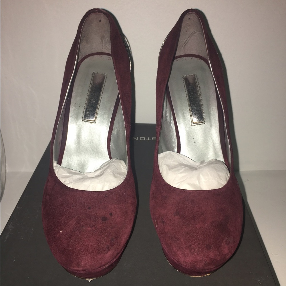 Burgundy pumps!