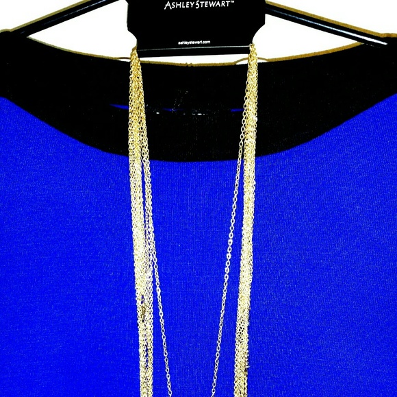 Gold Tone Necklace - Picture 2 of 4