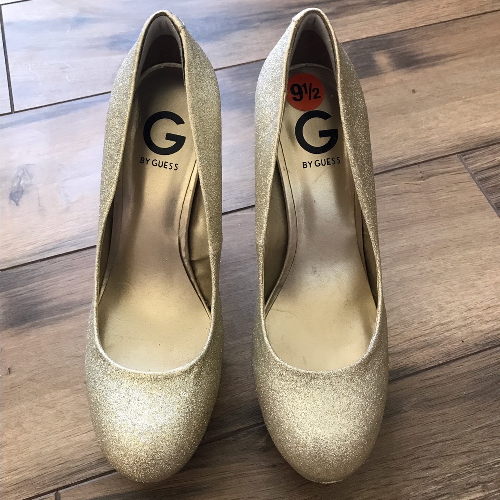 Guess gold sparkle pumps size 9 1/2