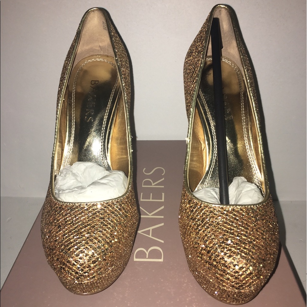 Sparkly gold heels!