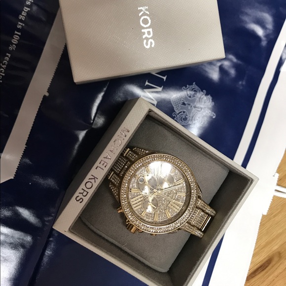 Selling because I have way too many watches - Picture 2 of 3