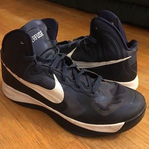 NIKE Hyperfuse Basketball Shoes