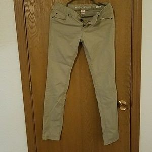 Skinny khaki pants