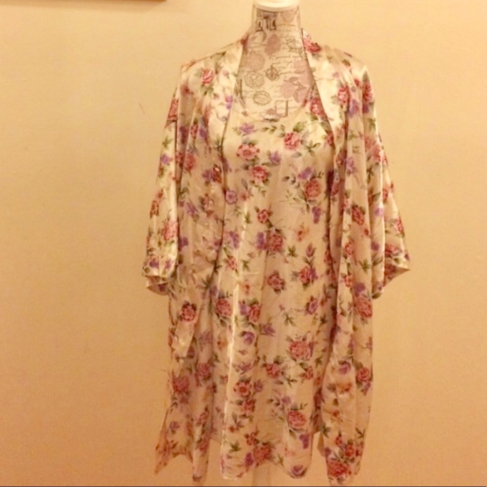 Beautiful Nightgown & Matching Robe