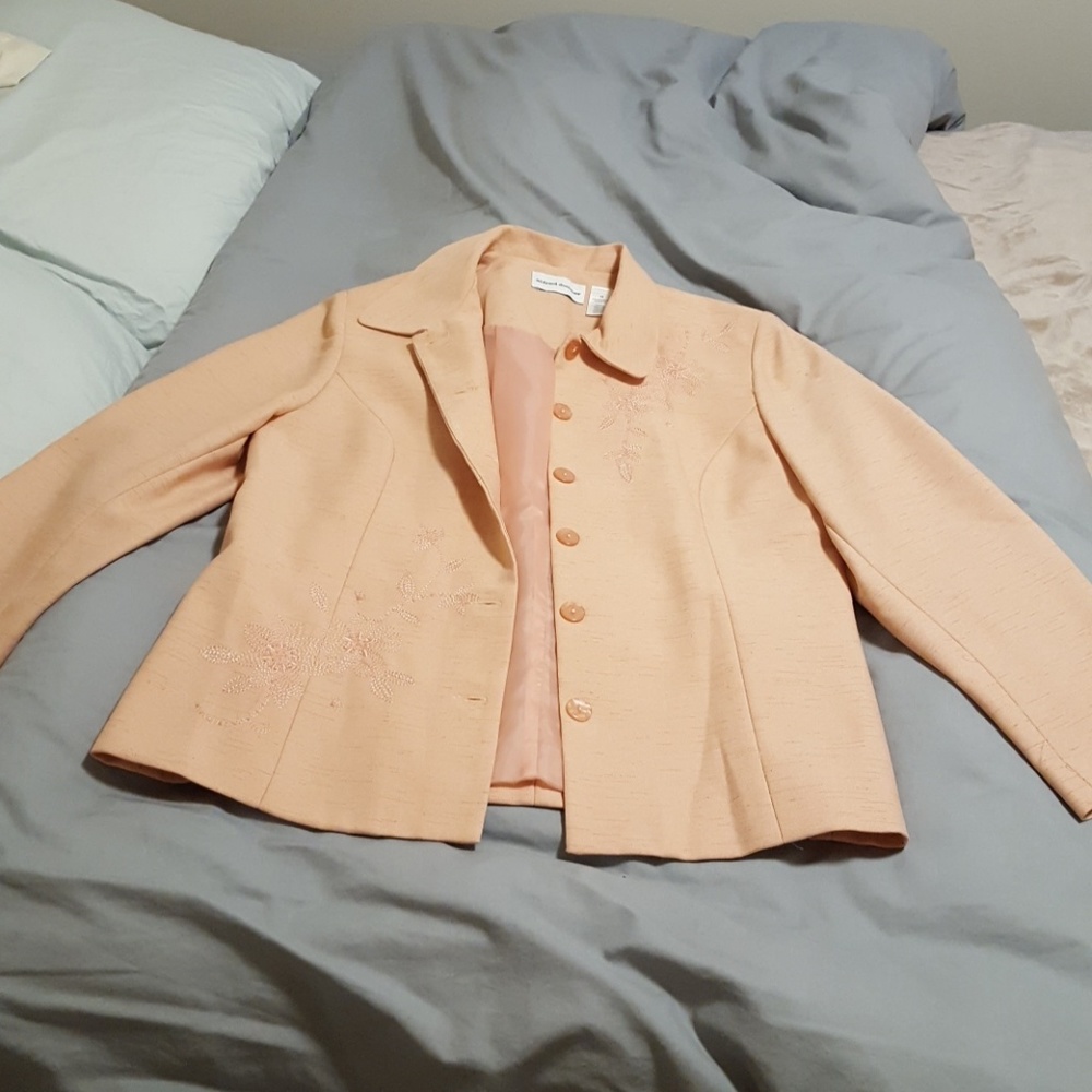 Pink Blazer with floral embroidery