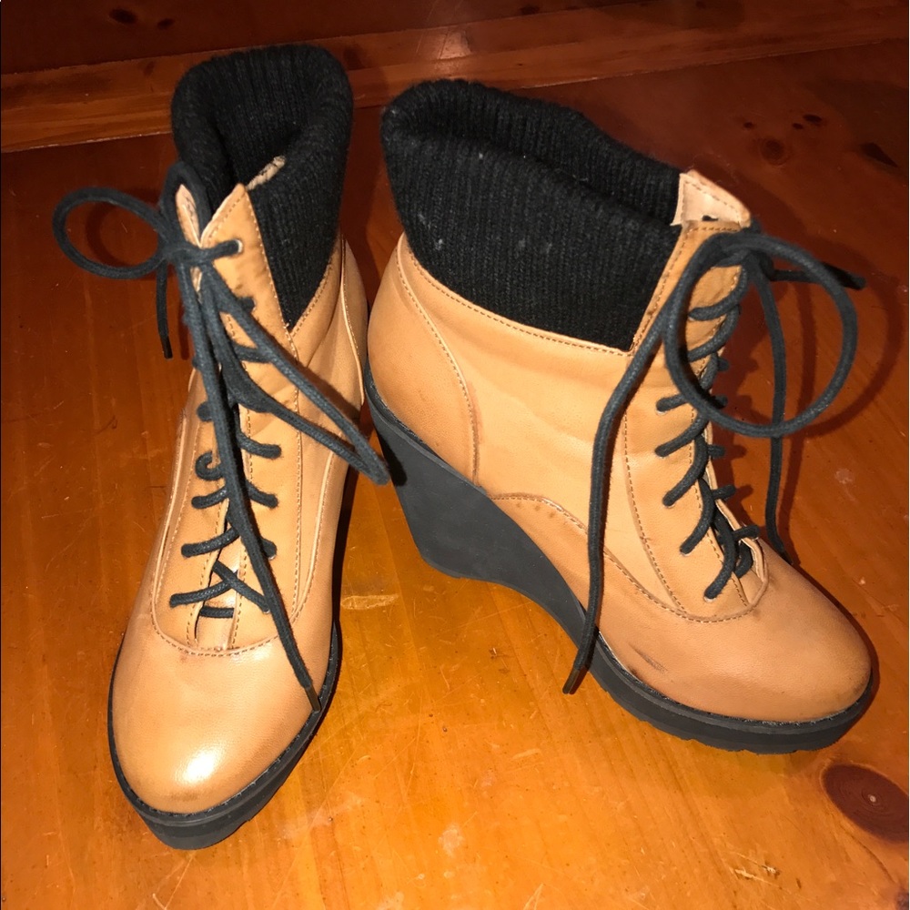 Edgy contrast booties