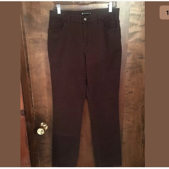 Sold - Picture 1 of 4