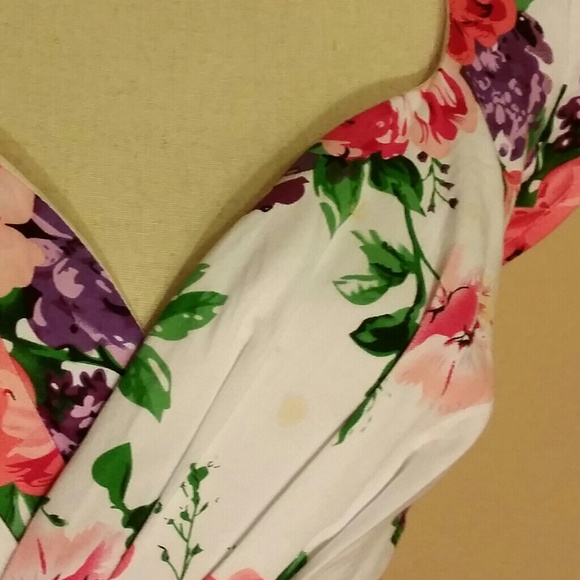 Dress with petticoat - Picture 3 of 5