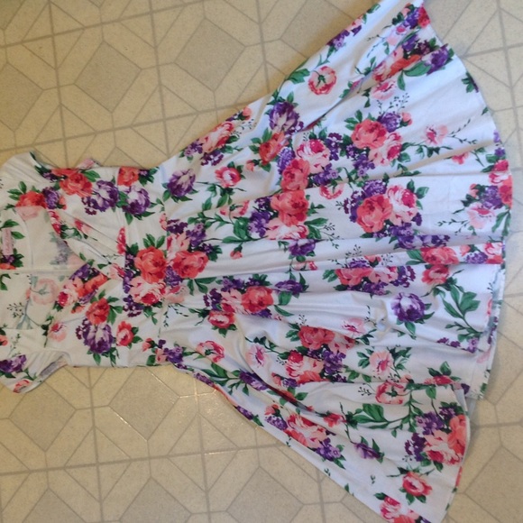 Dress with petticoat - Picture 5 of 5