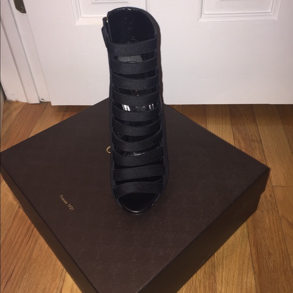 NWB 100% authentic Gucci open toe black booties - Picture 3 of 3