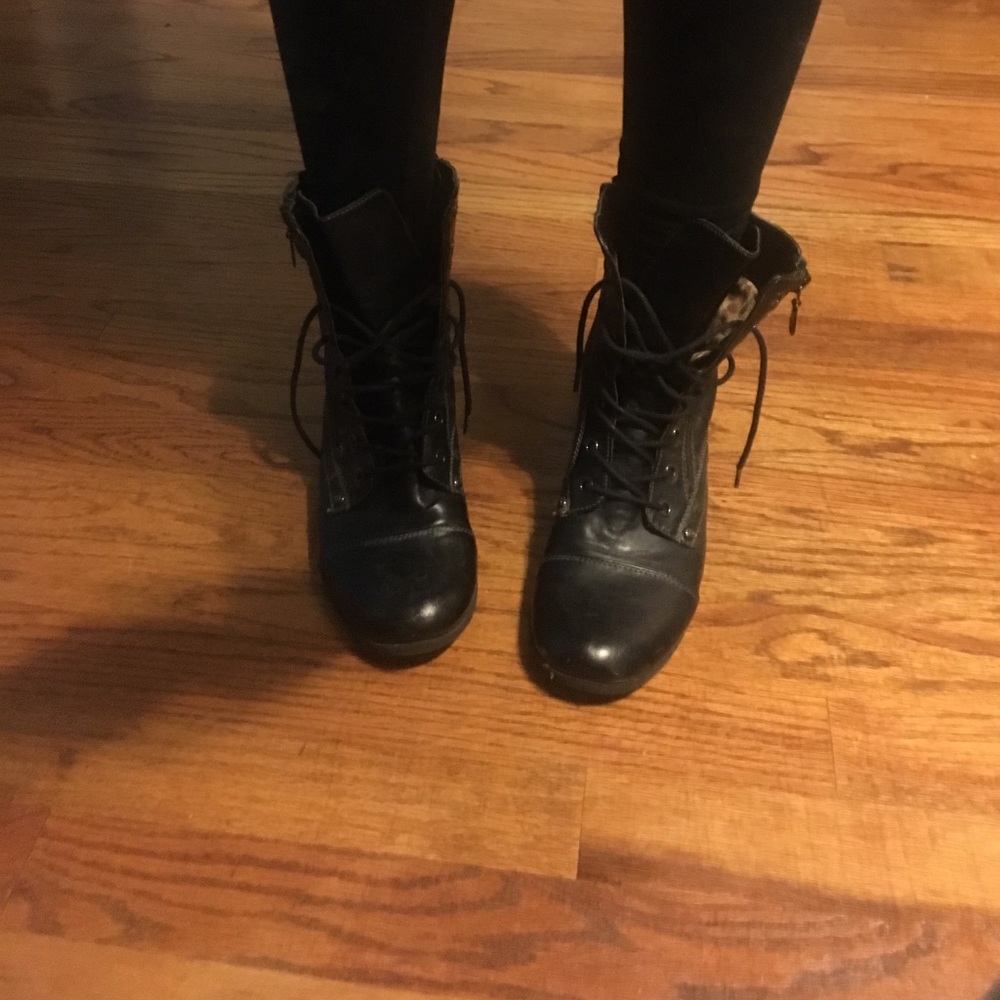Combat boots