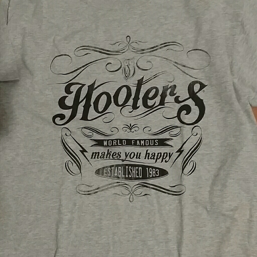 Mens hooters shirt nwt