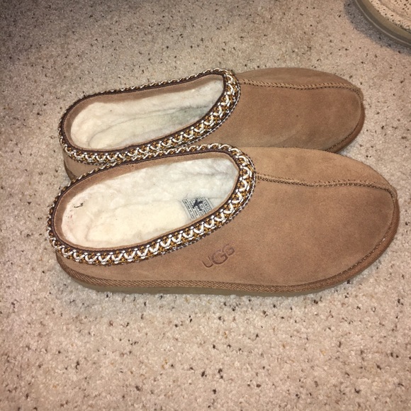 Ugg slippers - Picture 2 of 3