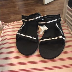 NWT PINK VS Velcro strap sandals size M