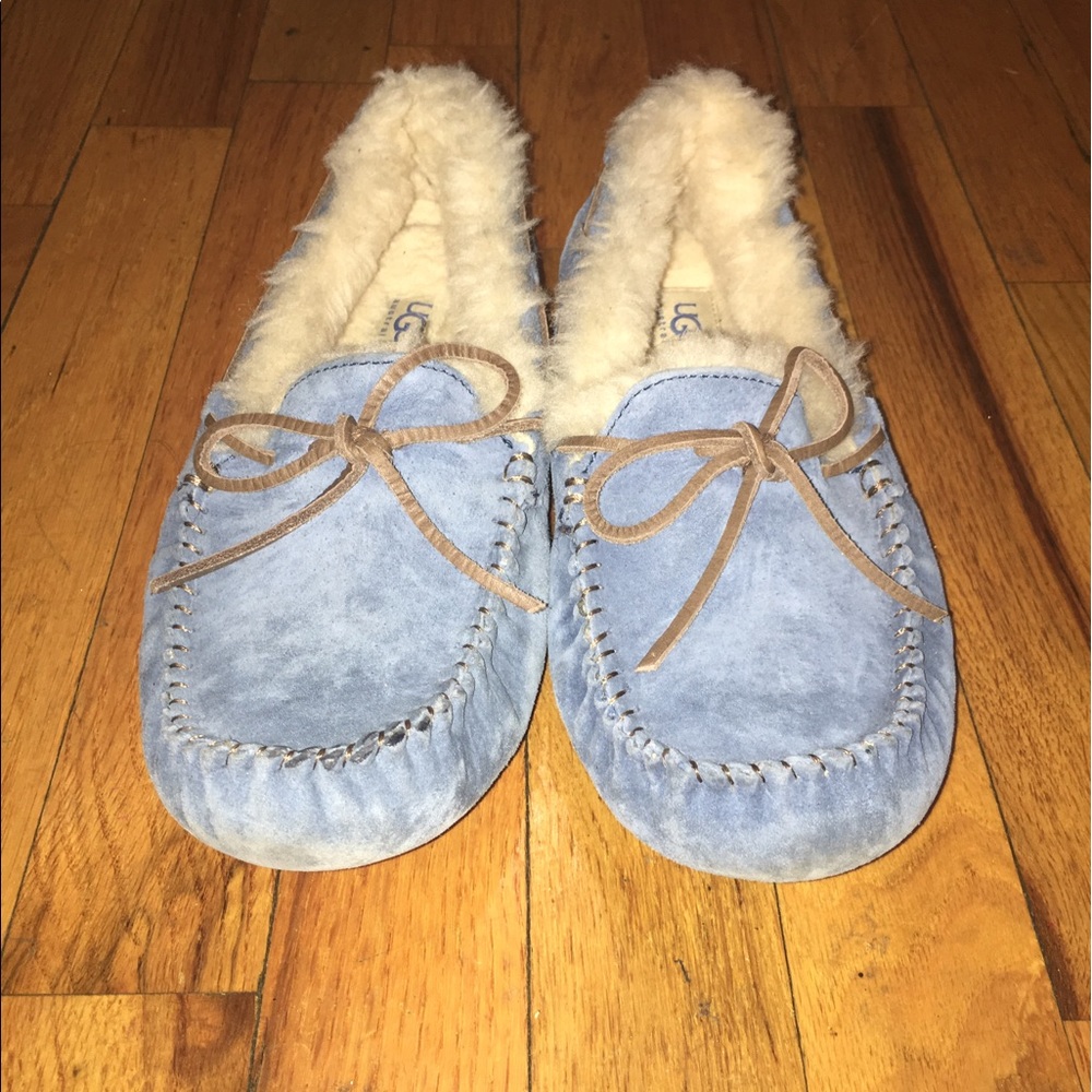 UGG (Dakota) size 7