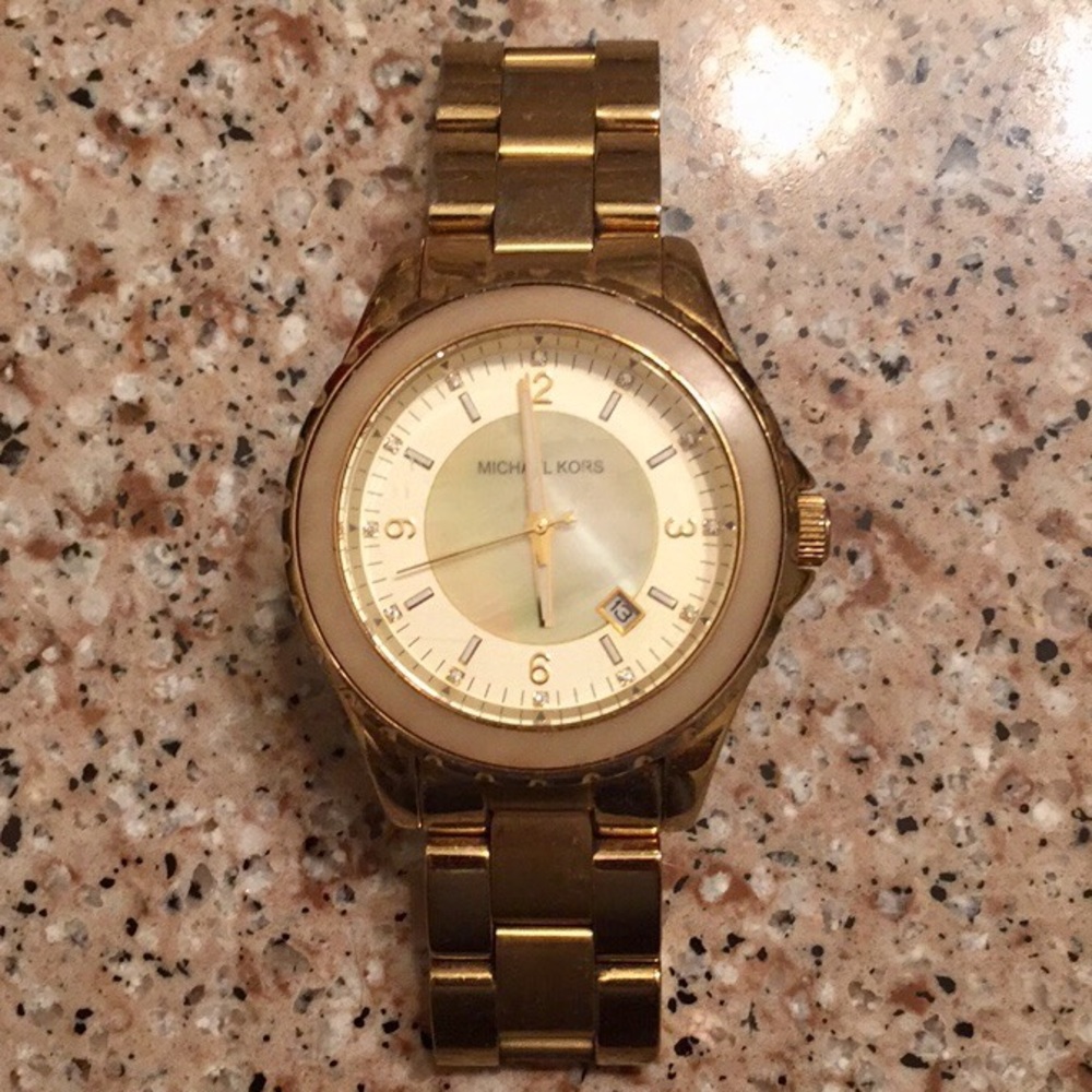 Oversized gold Michael Kors watch (MK-5260)