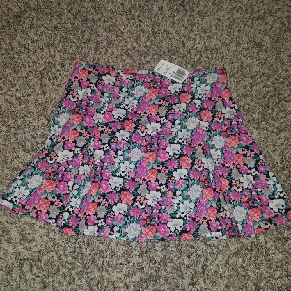 Floral skirt- short size M
