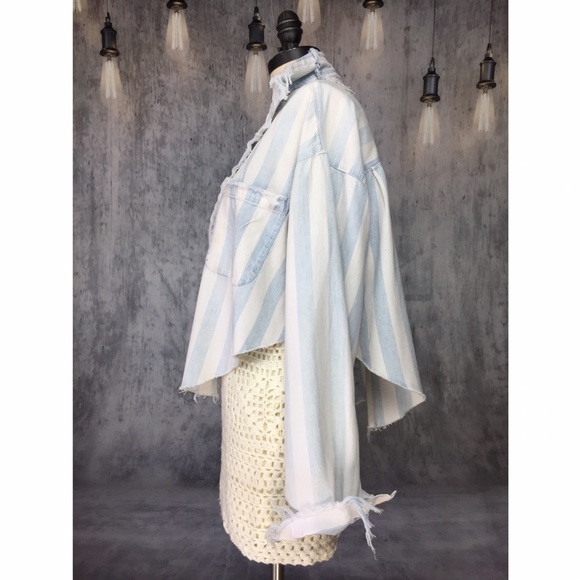 REWORKED DISTRESSED STRIPED DENIM CUT OUT CROP TOP - Picture 4 of 8