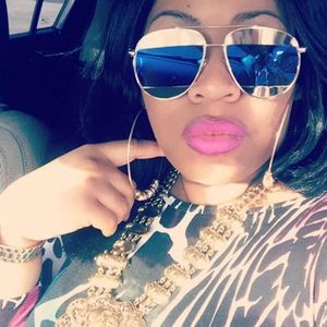 Meet your Posher, April