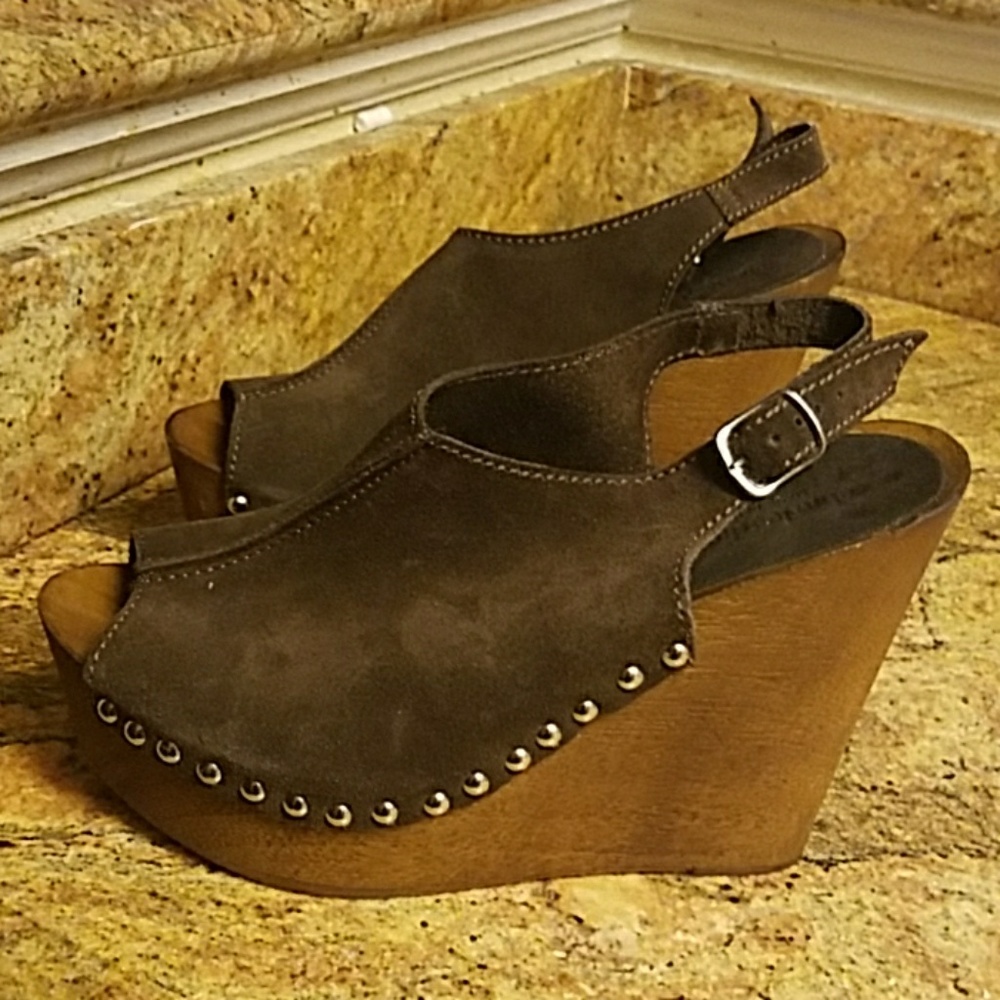 Charles David Tahnee 2 Wedges