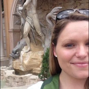 Meet your Posher, Alana