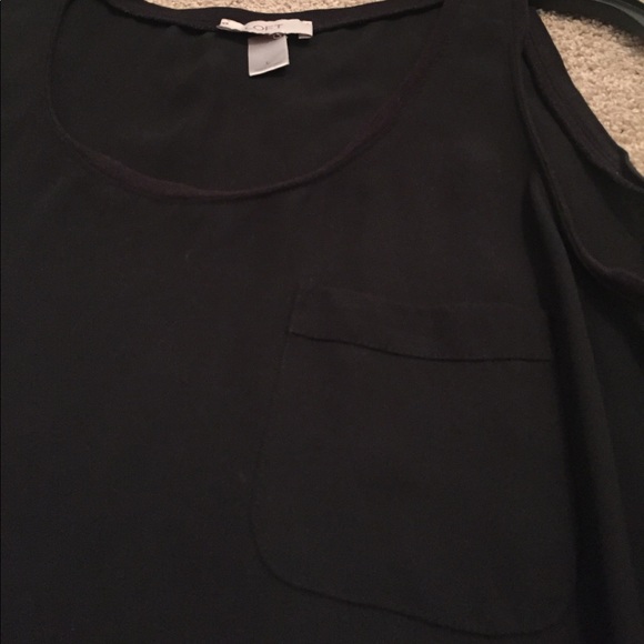 Black top - Picture 3 of 4