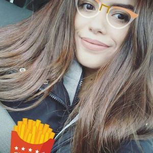 Meet your Posher, Roxanne