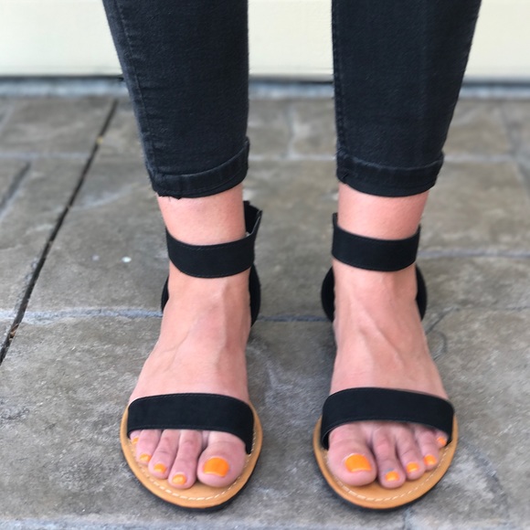 Boutique Shoes - Black Tassel Ankle Cuff Sandal