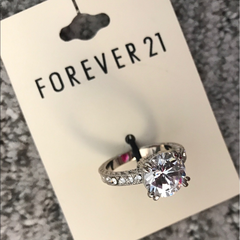 💍 Beautiful Ring, Size 7 💎