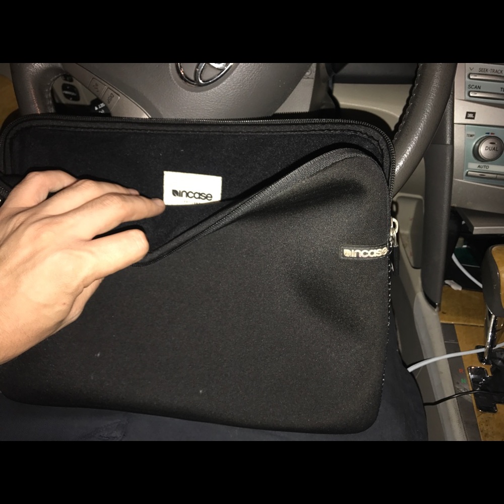 Incase 13 inch laptop sleeve cover