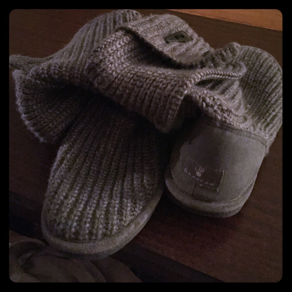 Bearpaw boots size 9