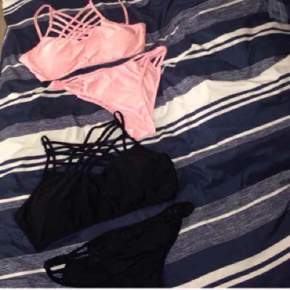 NWT Black Strappy Trendy Bikini - Picture 3 of 3