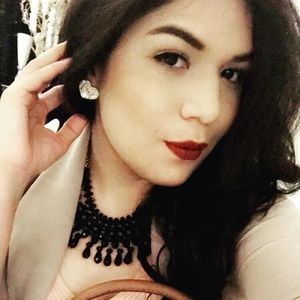 Meet your Posher, Yennifer