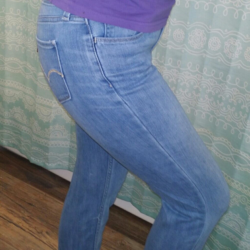 SALE Levi's Jeans GREAT FIT!