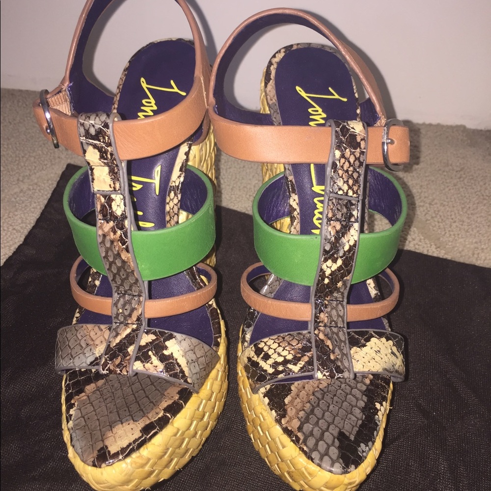 London Trash Juno Tan Multi Wedge Sandals