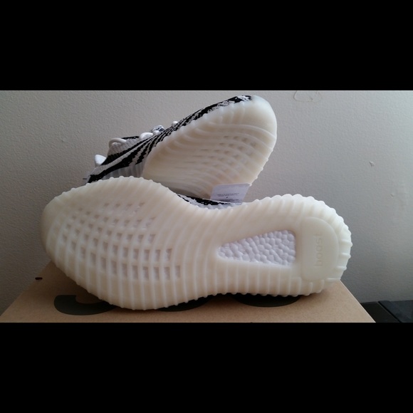 yeezy zebra size 9