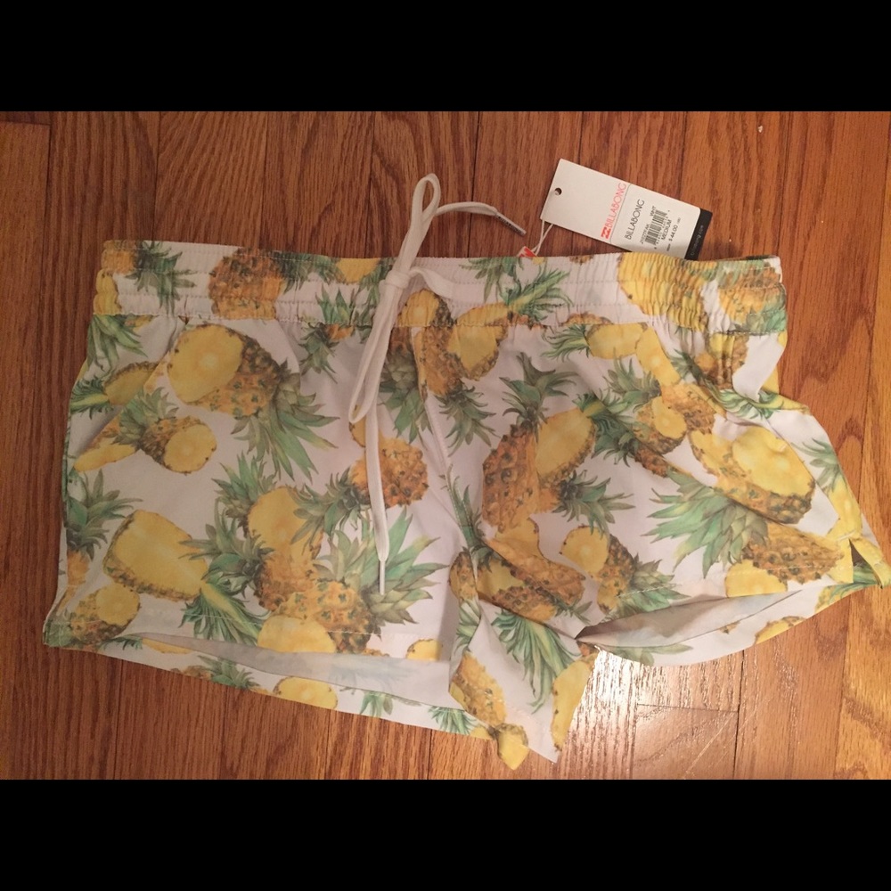 Billabong pineapple board shorts new with tags!!