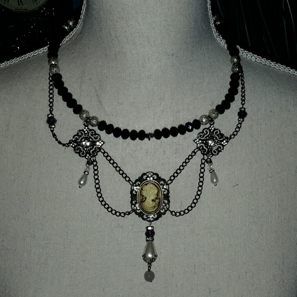 Jewelry - GORGEOUS VICTORIAN GOTHIC HANDMADE NECKLACE.