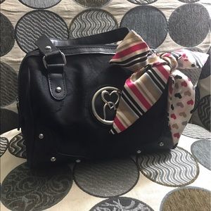 A cute boxy black bag