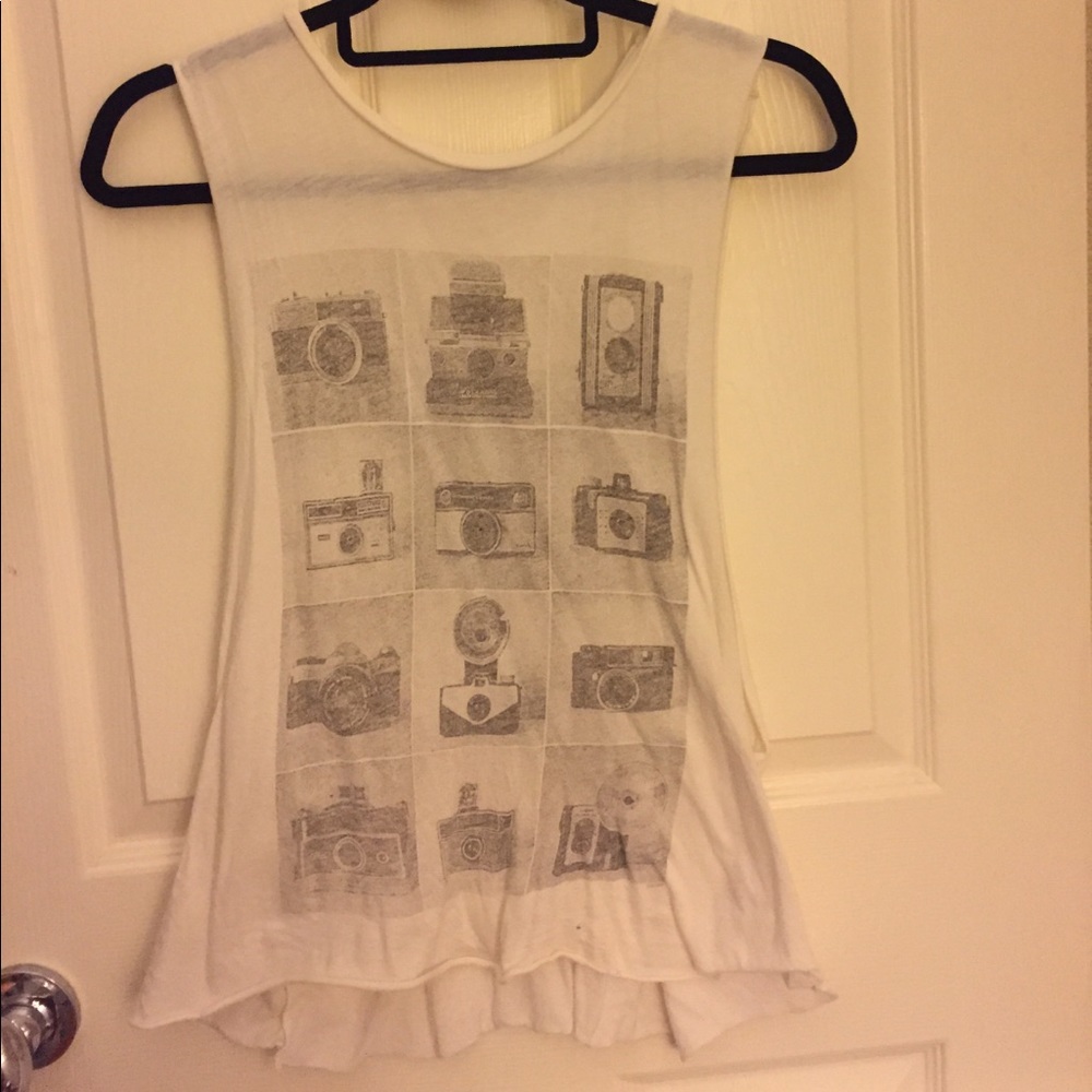brandy melville camera muscle tee