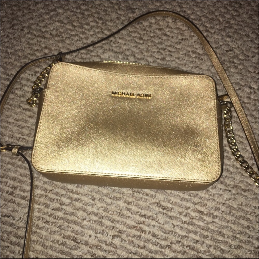 Michael Kors Jet Set Crossbody⚠️DONATING TODAY