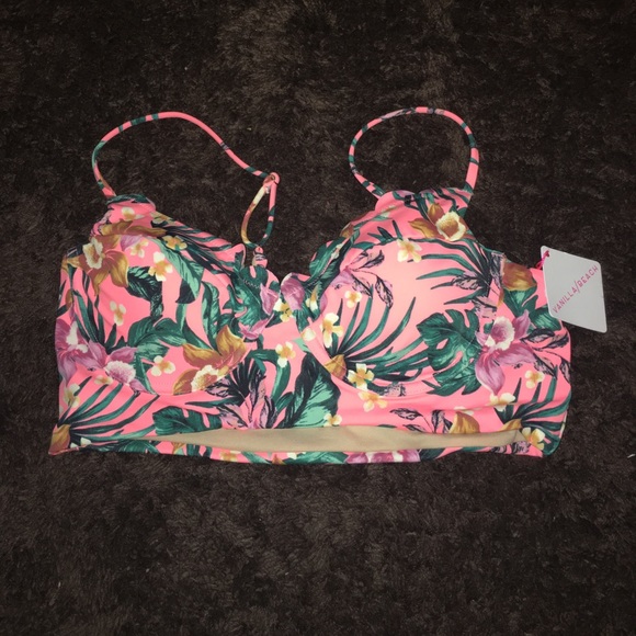 NWT scalloped floral swimtop - Picture 4 of 7