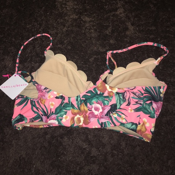 NWT scalloped floral swimtop - Picture 6 of 7
