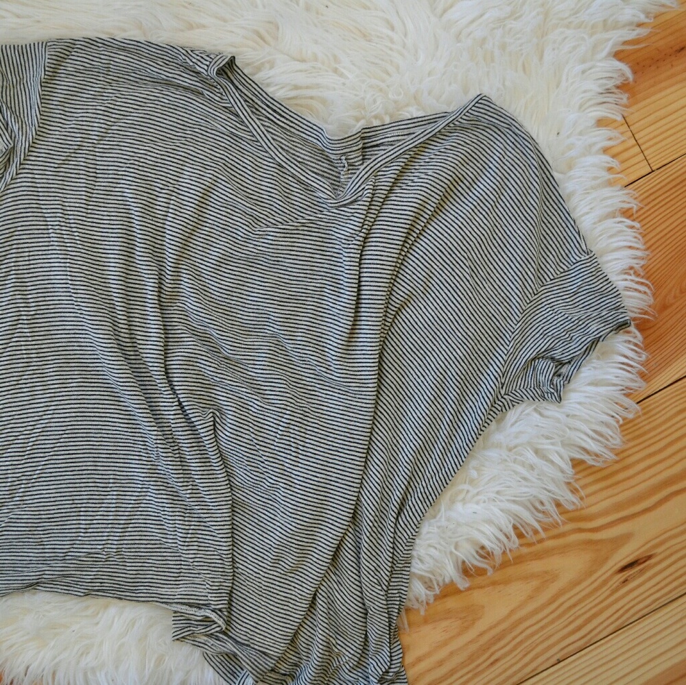 Drapey " tissue" B&W striped tunic, NWOT